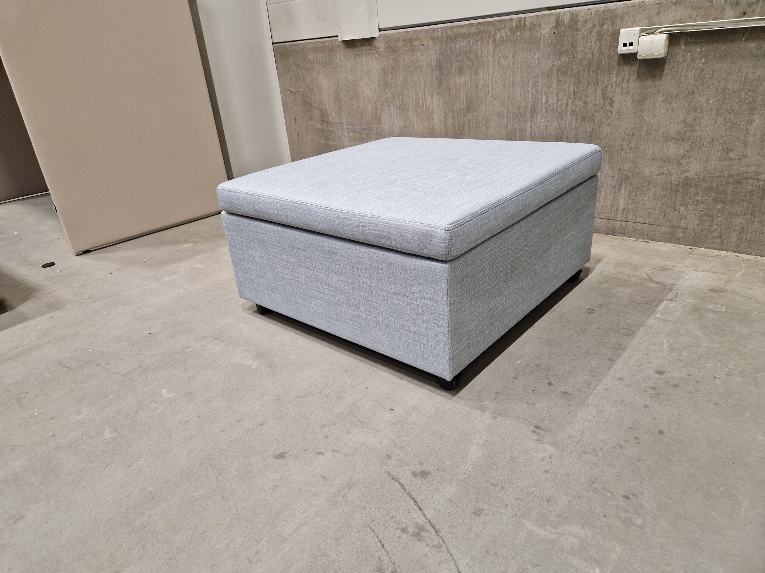 Square Bench - Slope 20 Ice Blue